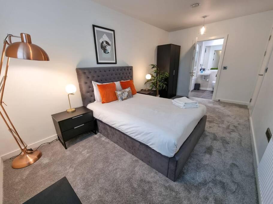 Luxury City Centre Townhouse With Parking Manchester Exterior photo